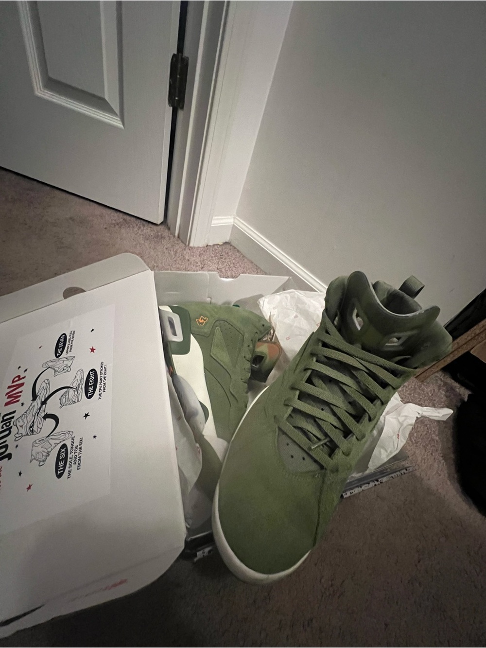 Jordan 6 - Picture 2 of 2